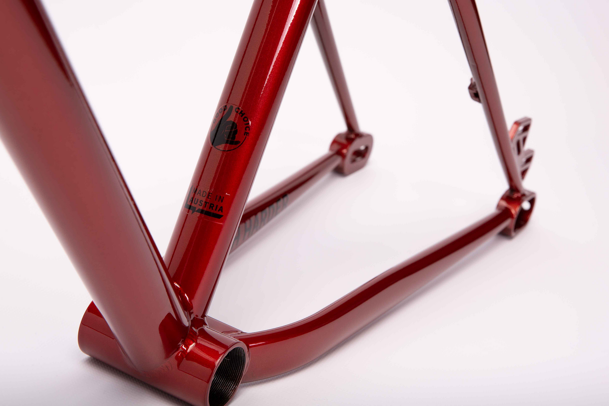 Dirtjumpbike Rahmen in metallic rot, Dirtjump Frame in red, Detailansicht Tretlager Kettenstrebe
